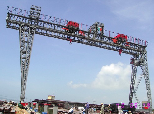 ME型100t+50t造船門式起重機(jī)（一帆船廠）